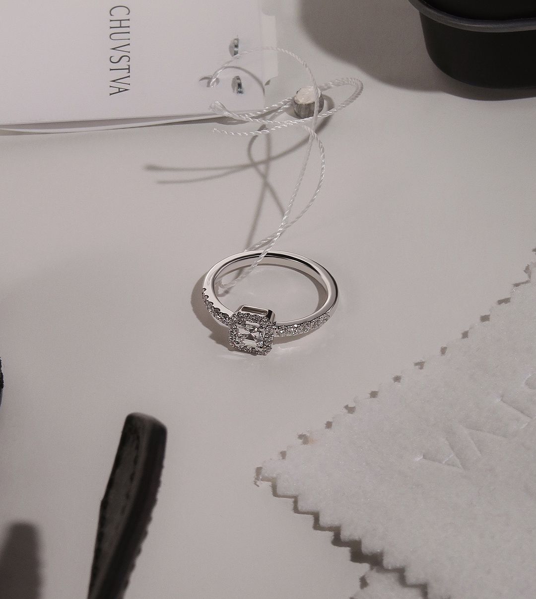 Фото: Помолвочное кольцо CHUVSTVA 3366
