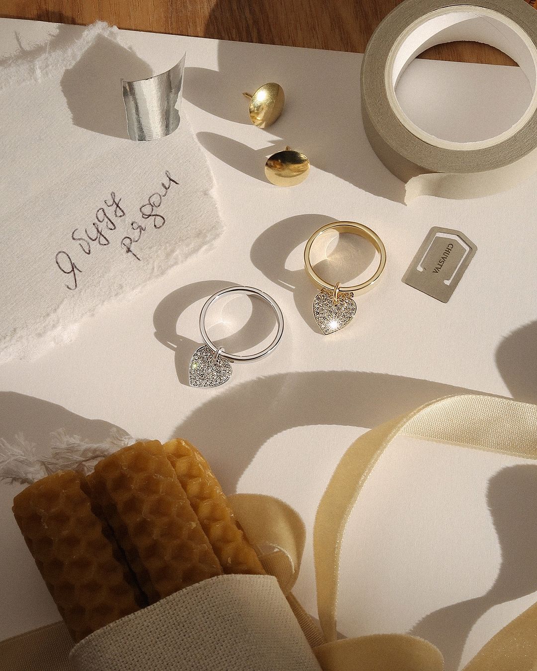 Фото: Кольцо сердце с гравировкой на выбор (NY-02)