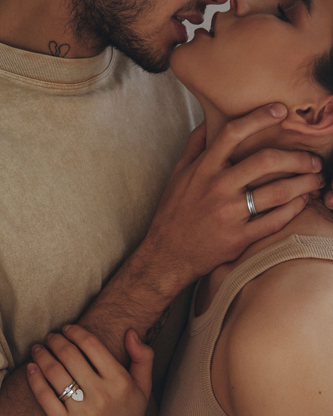 Фото: Помолвочное кольцо CHUVSTVA 3343