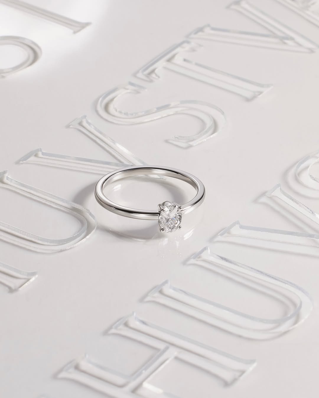 Фото: Помолвочное кольцо CHUVSTVA 3359