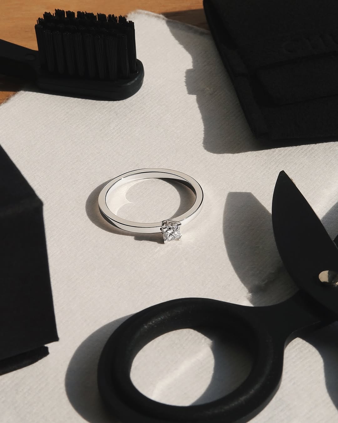 Фото: Помолвочное кольцо CHUVSTVA 3350