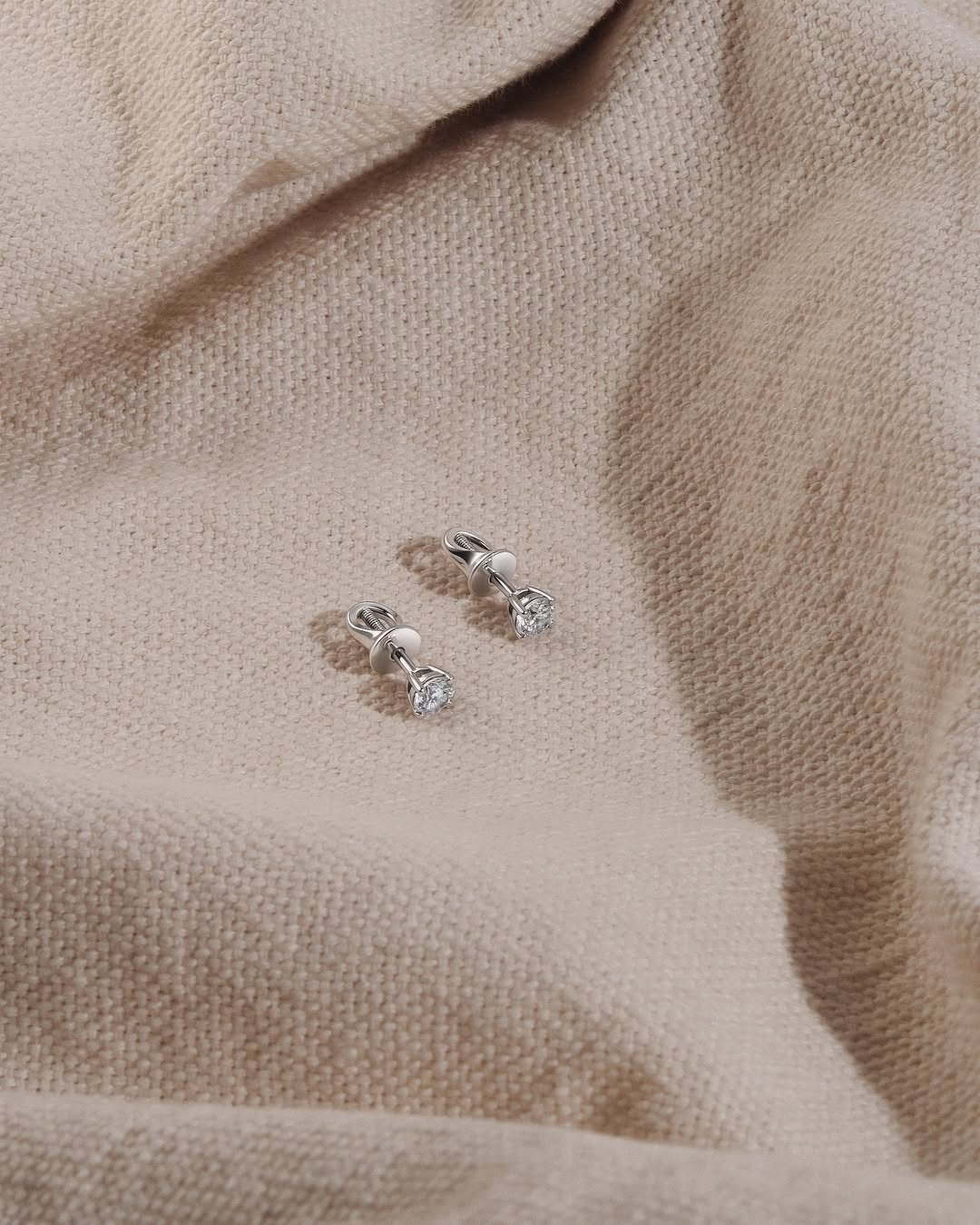 Фото: Серьги-пуссеты CHUVSTVA FY 343