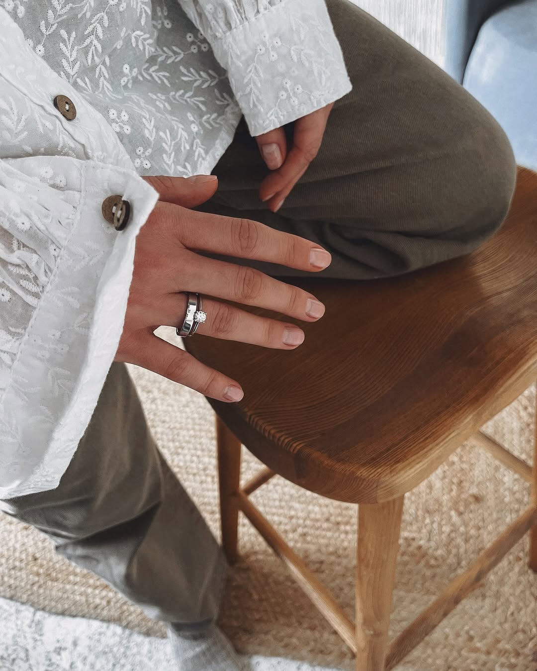 Фото: Помолвочное кольцо CHUVSTVA 3374