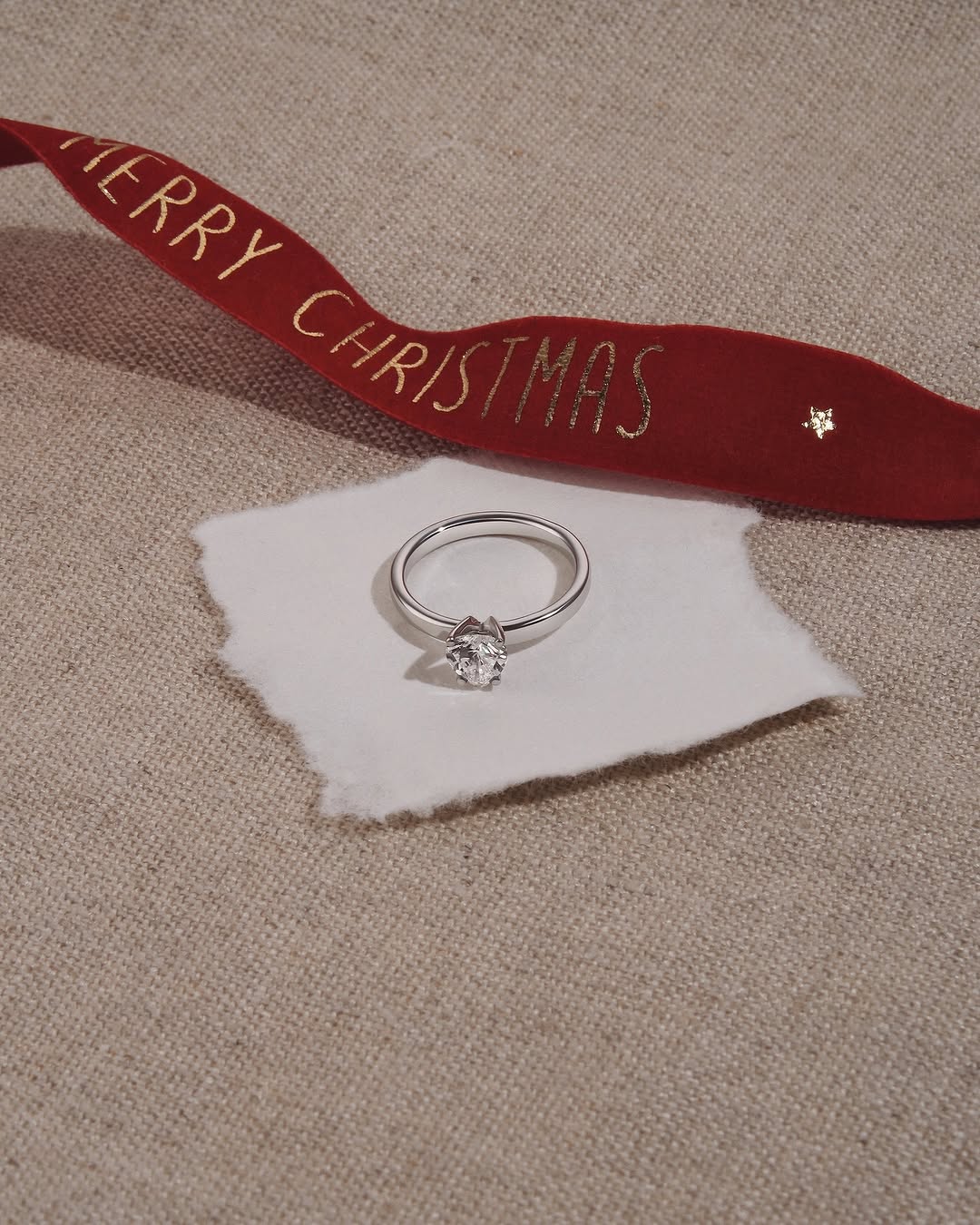 Фото: Помолвочное кольцо CHUVSTVA 3356