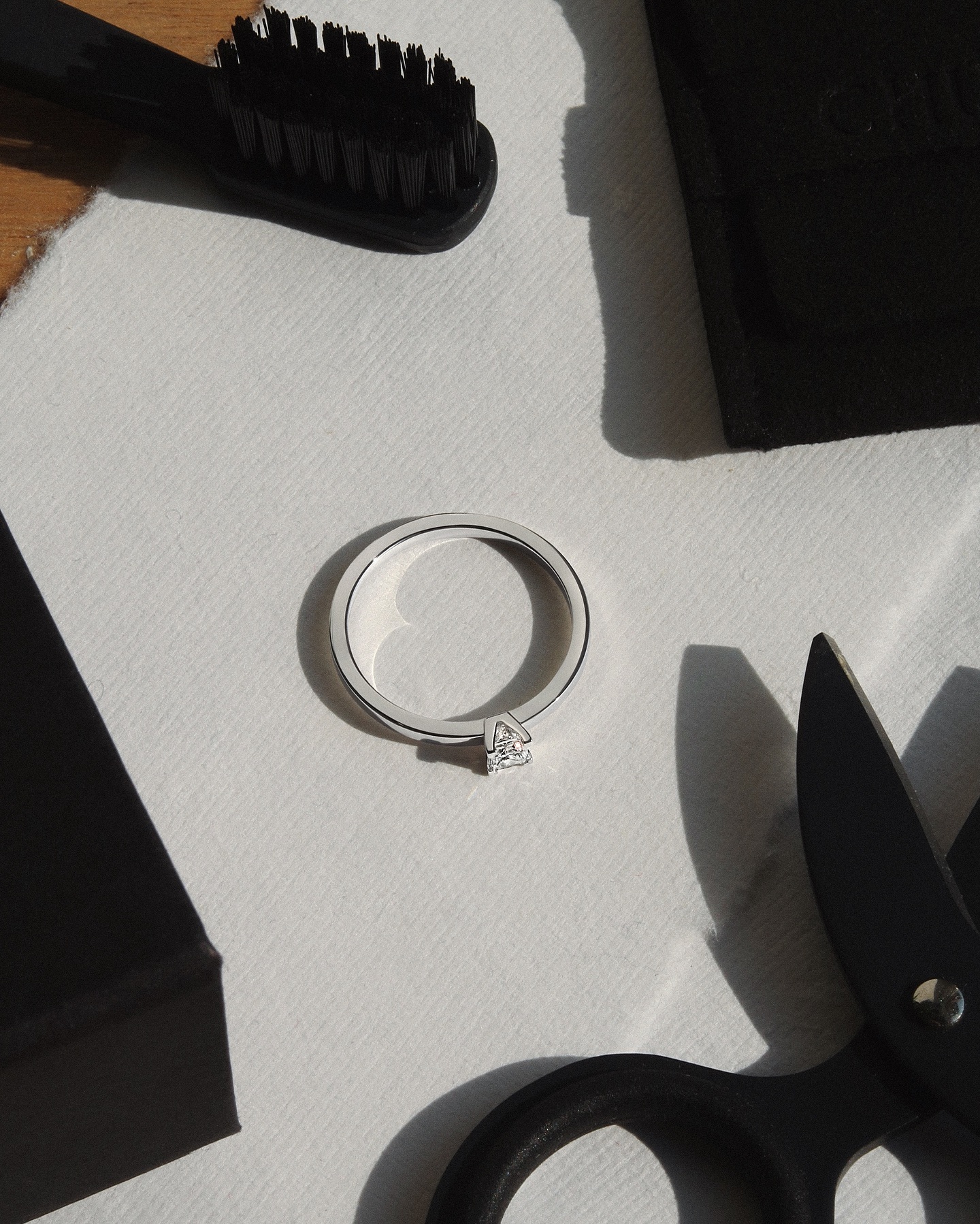 Фото: Помолвочное кольцо CHUVSTVA 3350