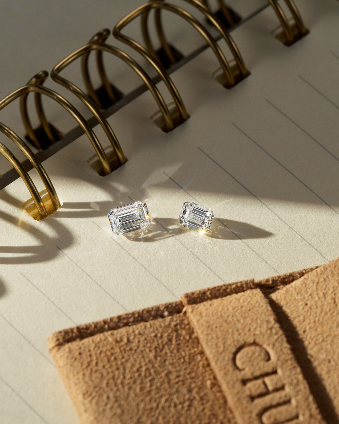 Фото: Помолвочное кольцо CHUVSTVA 3372 