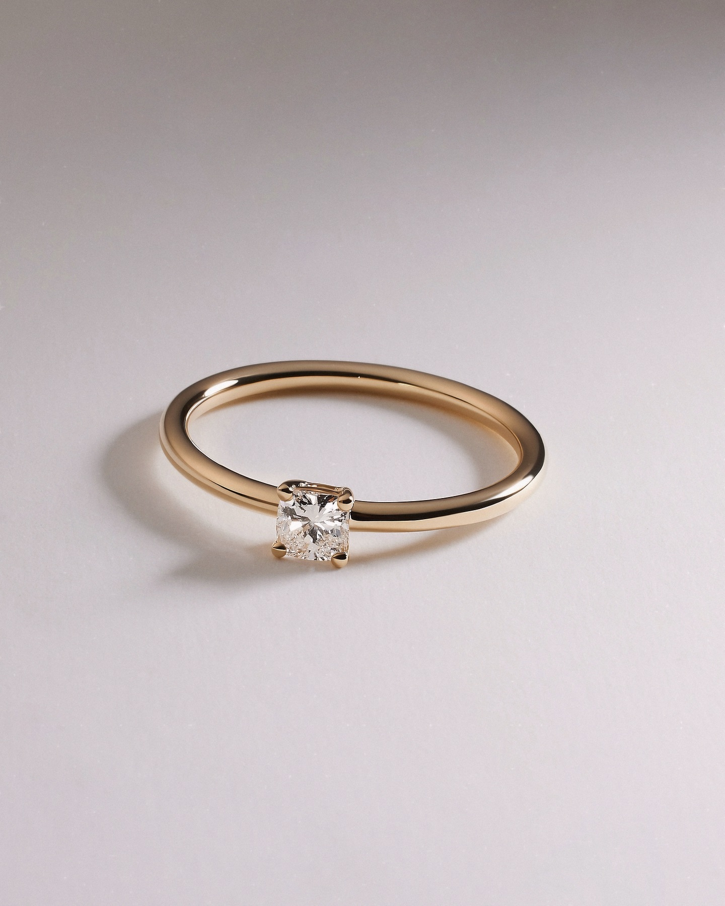 Фото: Помолвочное кольцо CHUVSTVA 3371