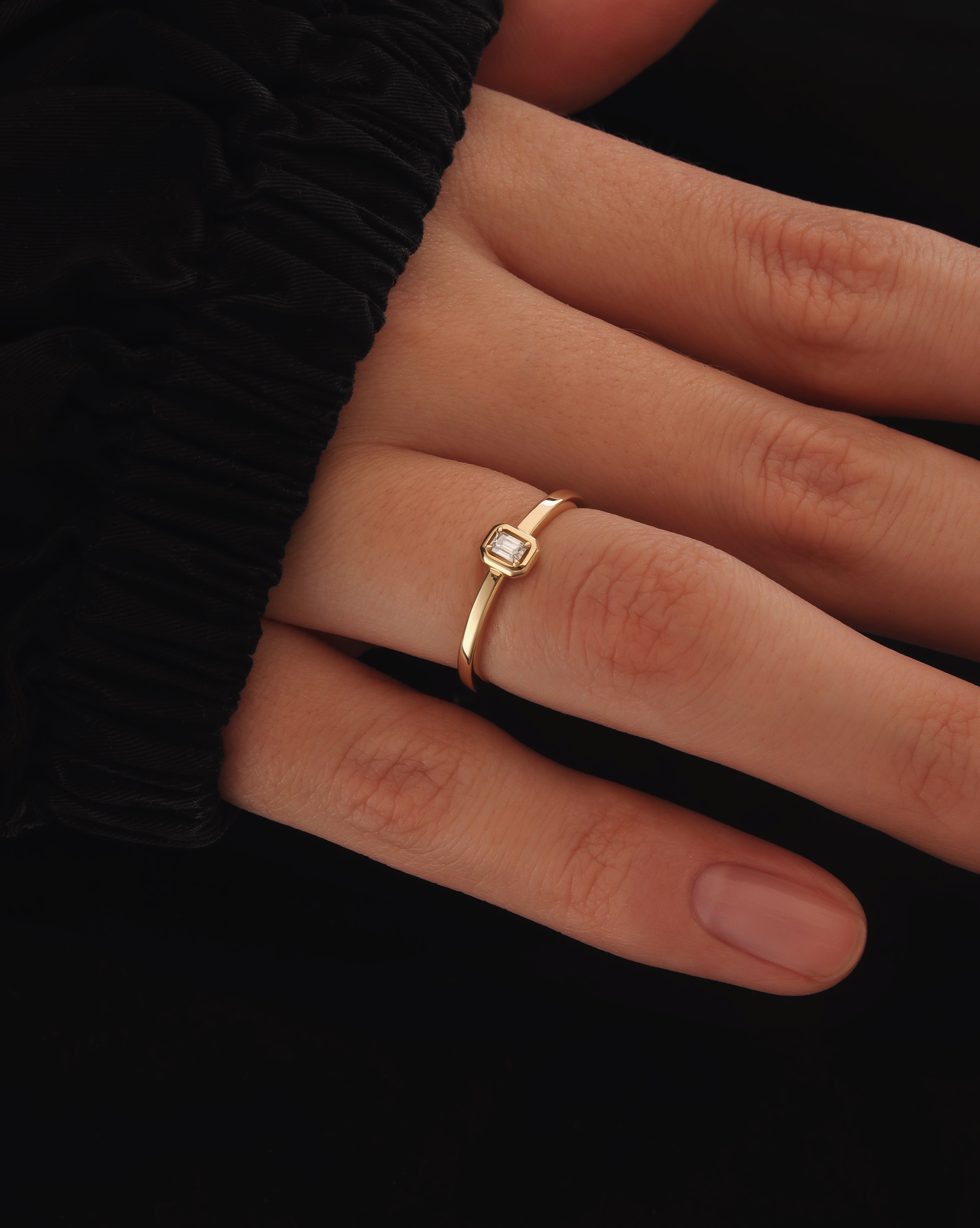 Фото: Помолвочное кольцо CHUVSTVA 3375