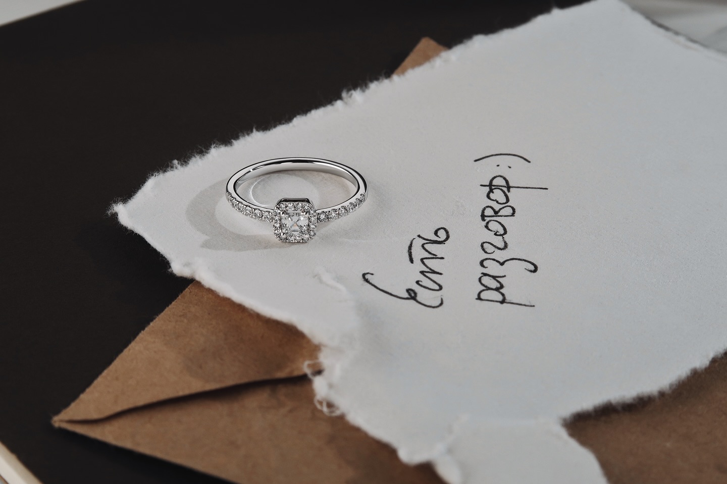 Фото: Помолвочное кольцо CHUVSTVA 3366