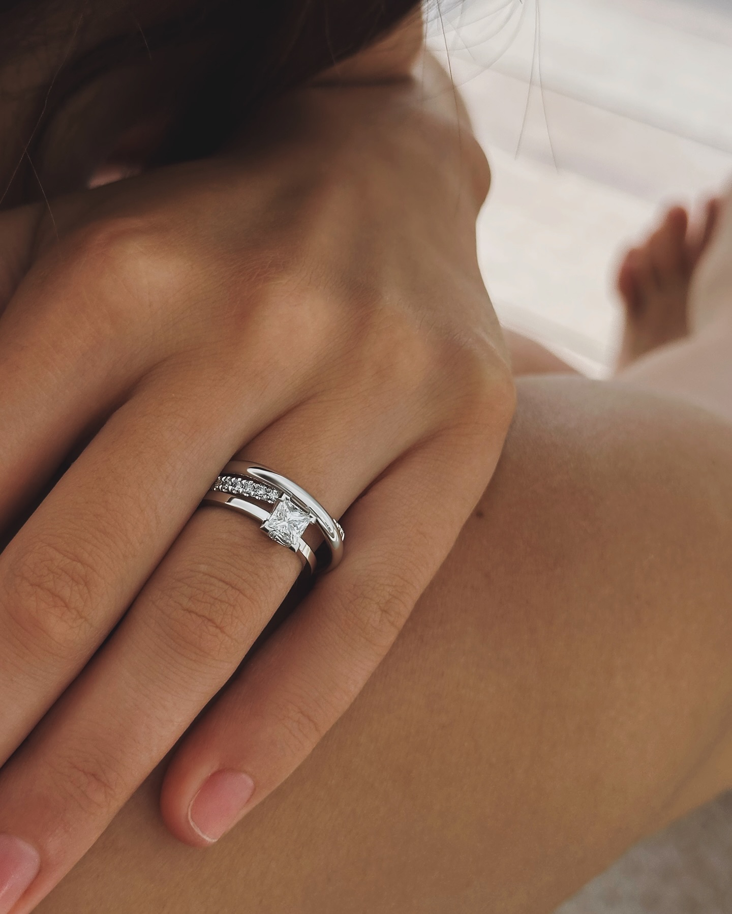 Фото: Помолвочное кольцо CHUVSTVA 3350