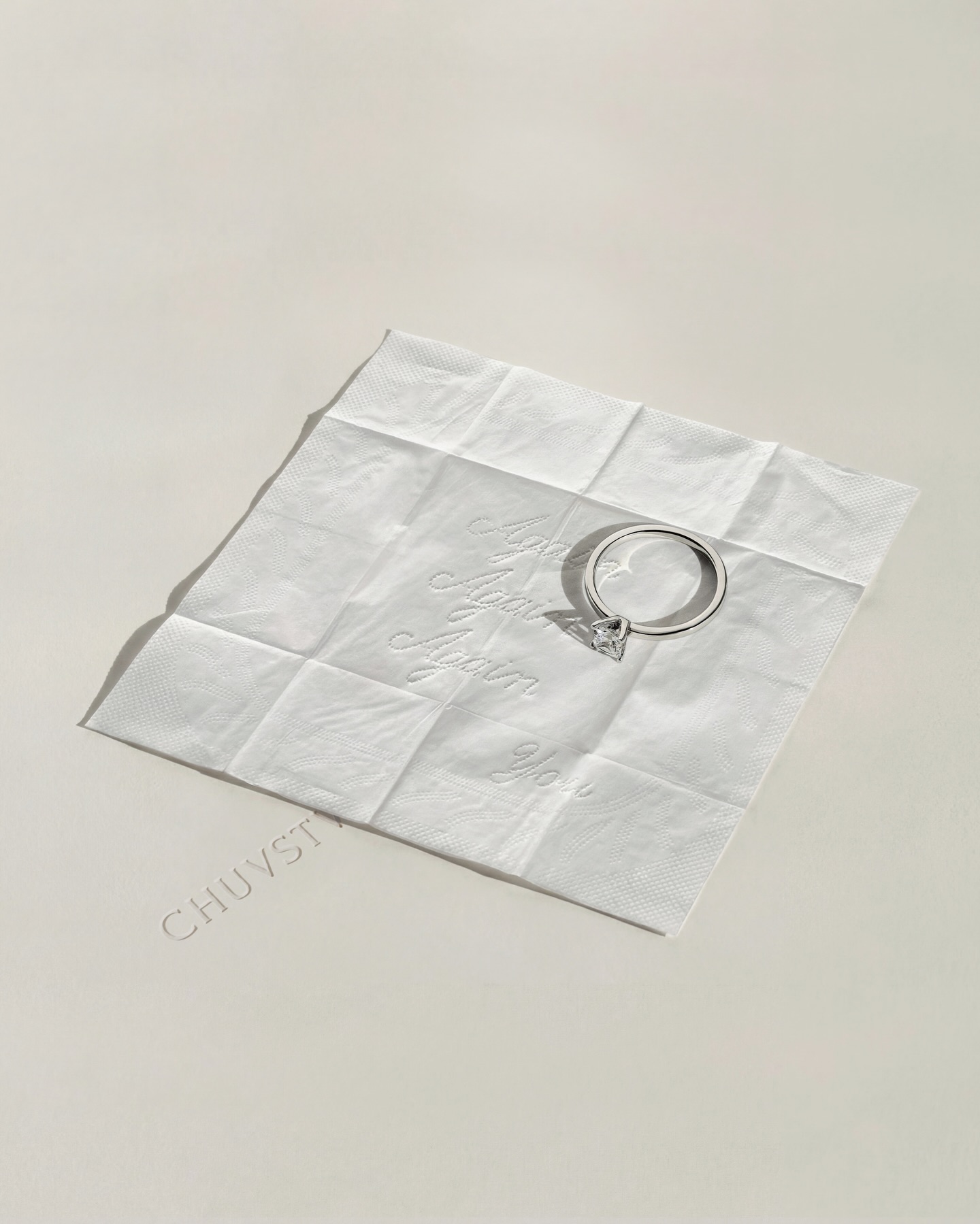 Фото: Помолвочное кольцо CHUVSTVA 3350