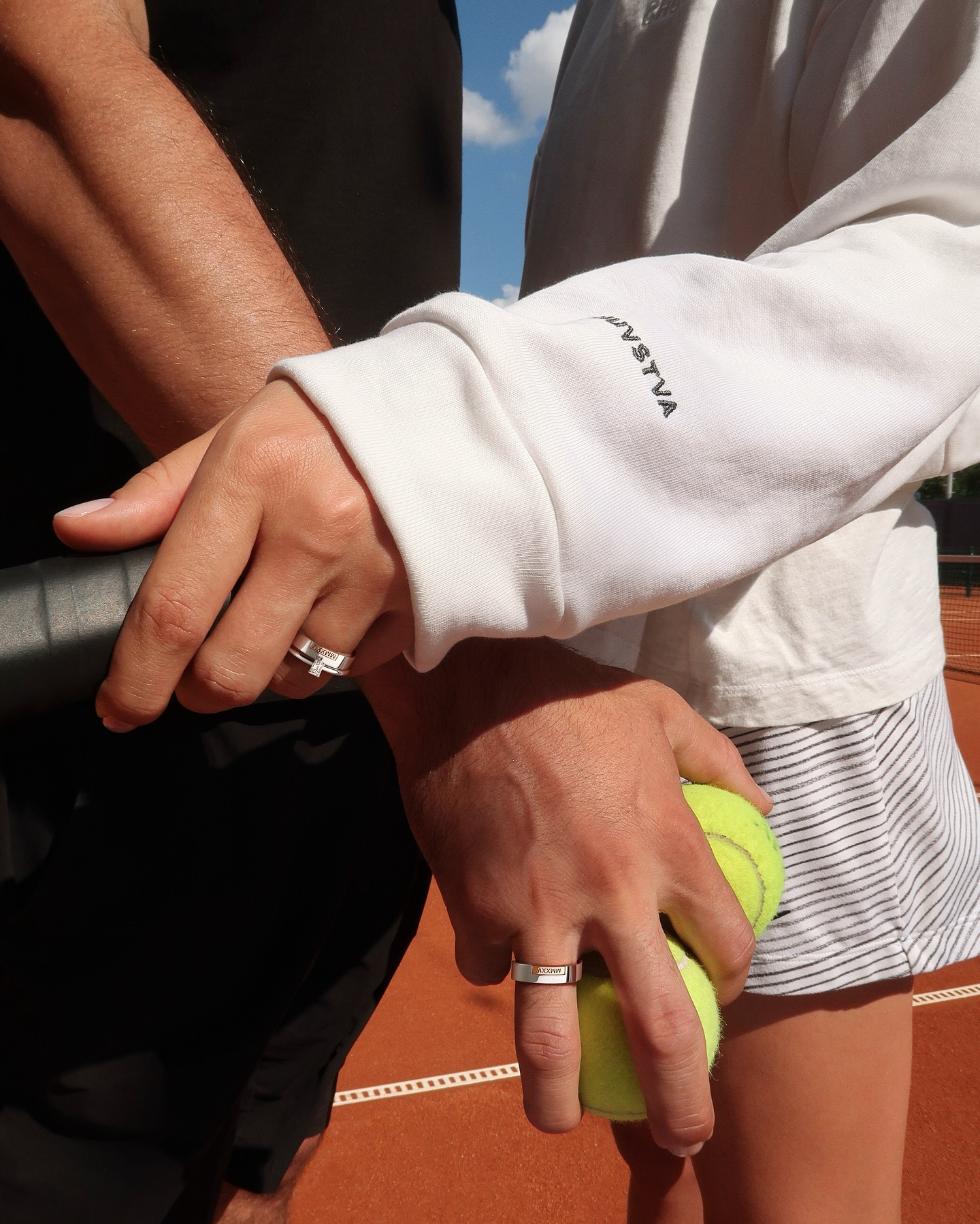 Фото: Помолвочное кольцо CHUVSTVA 3373