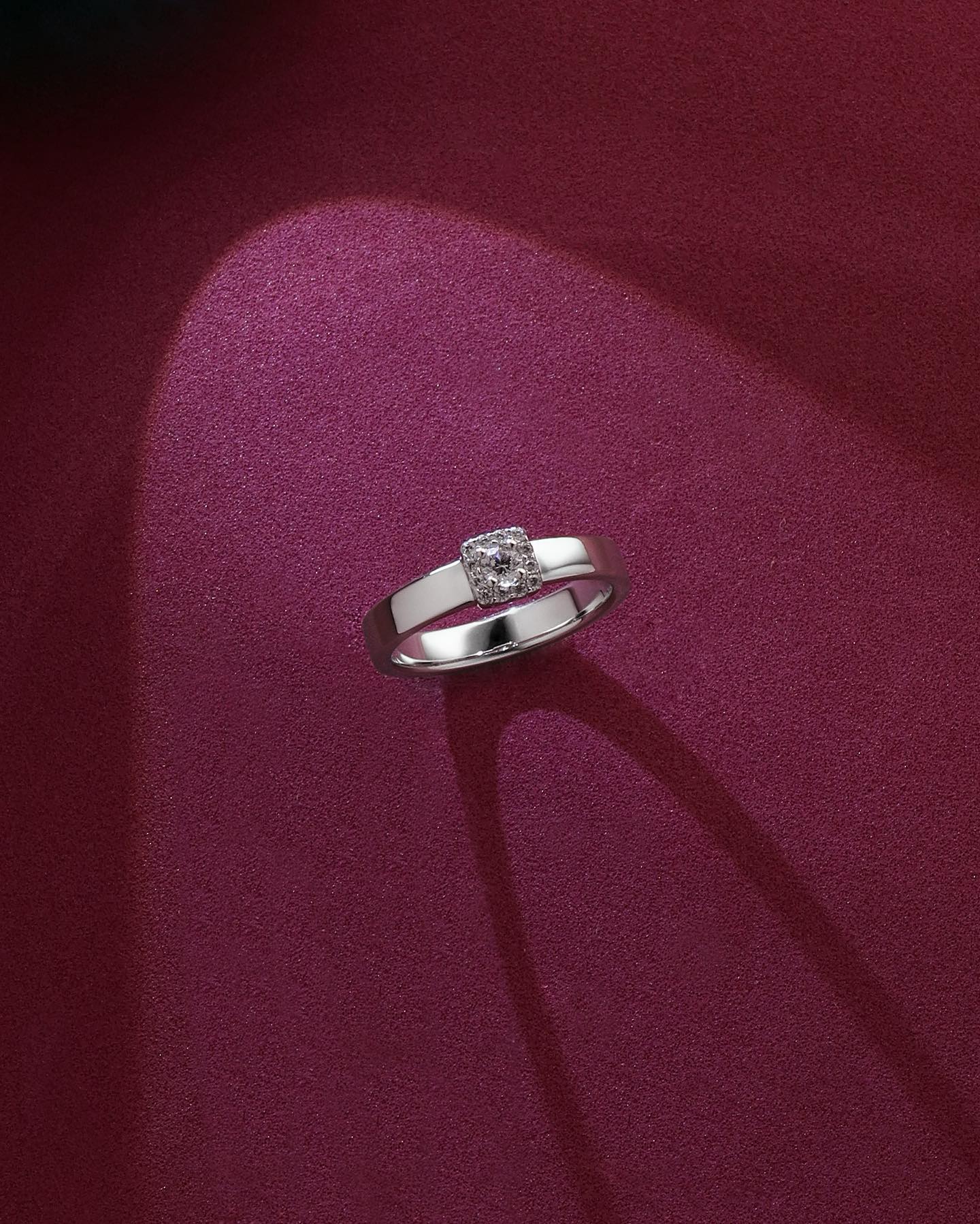 Фото: Помолвочное кольцо CHUVSTVA 3361