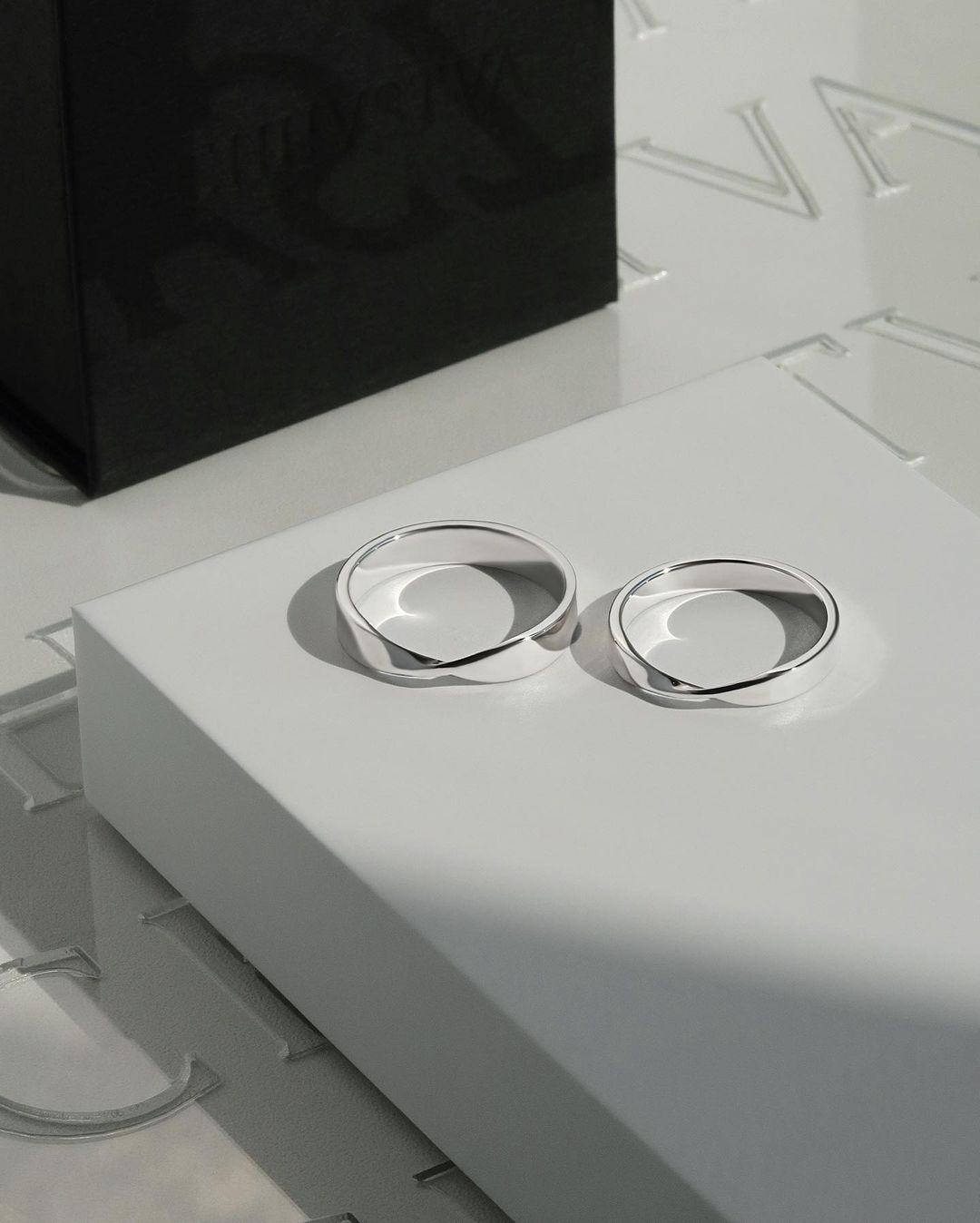 Фото: Обручальное кольцо CHUVSTVA 116