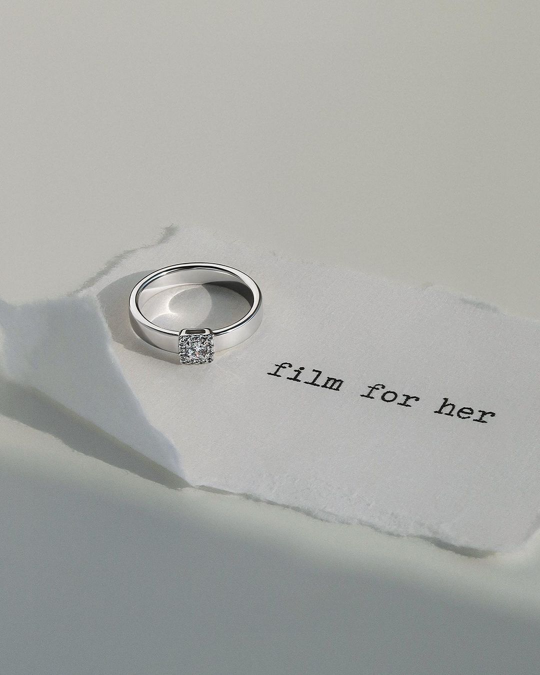 Фото: Помолвочное кольцо CHUVSTVA 3361