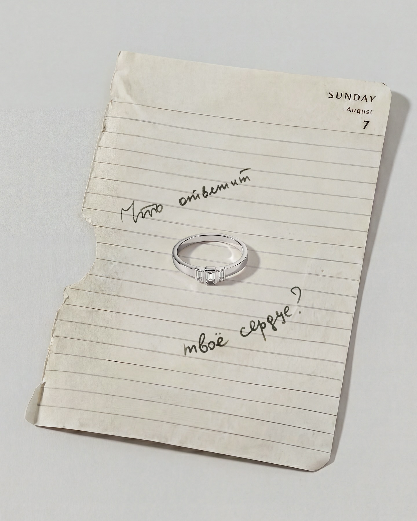 Фото: Помолвочное кольцо CHUVSTVA 3382