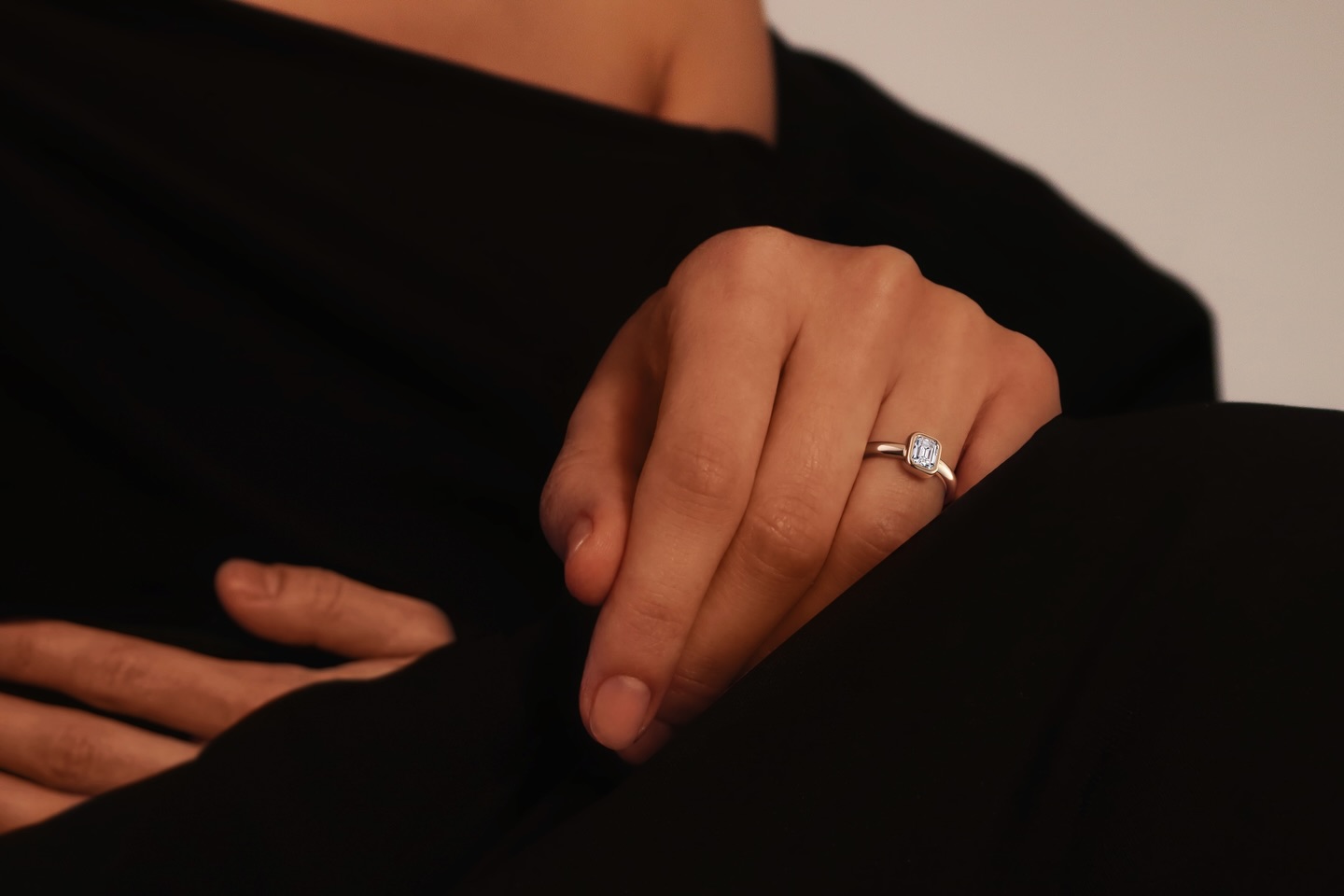 Фото: Помолвочное кольцо CHUVSTVA 3384