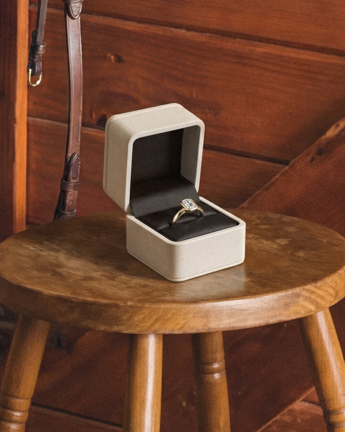 Фото: Помолвочное кольцо CHUVSTVA 3382