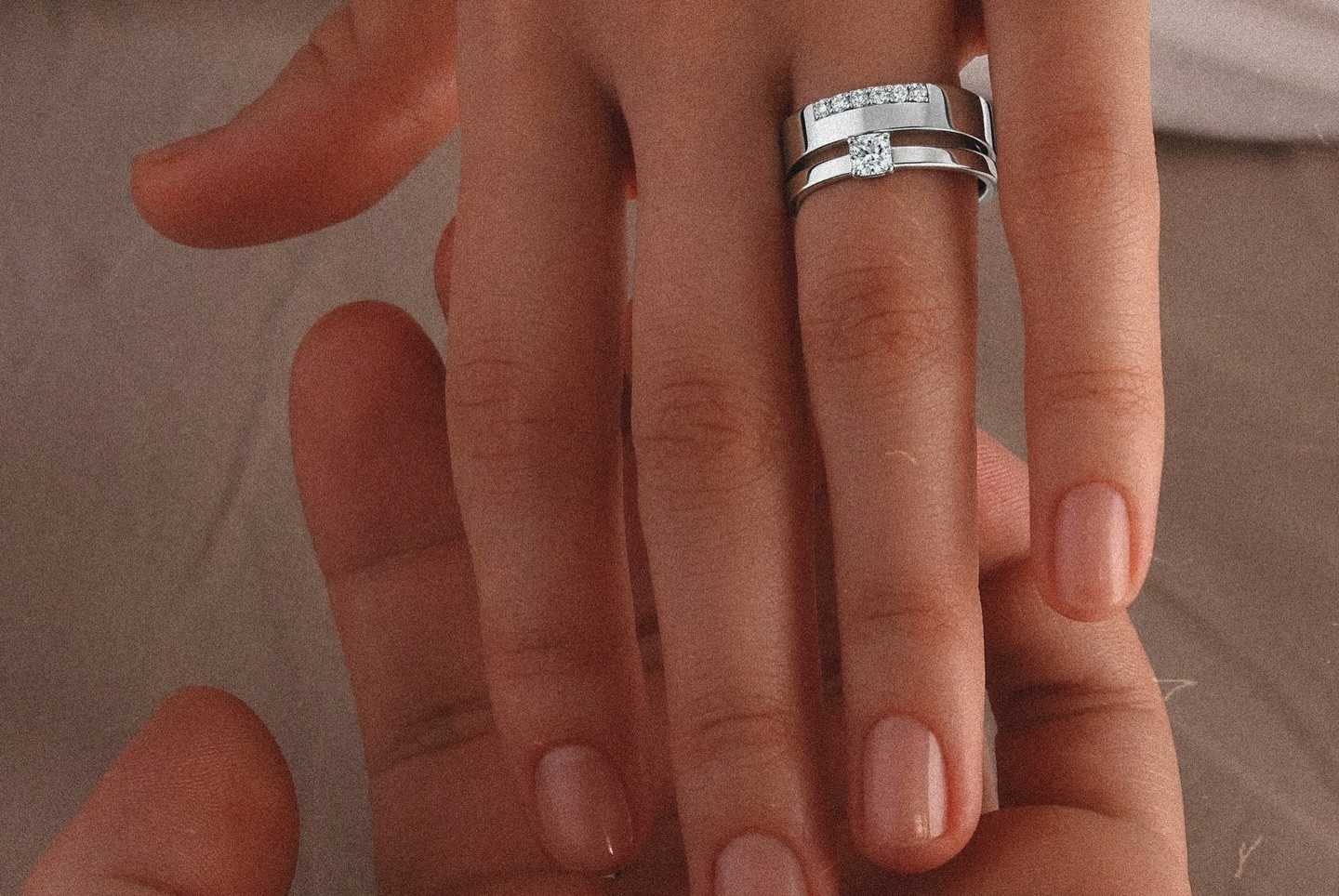 Фото: Помолвочное кольцо CHUVSTVA 3371