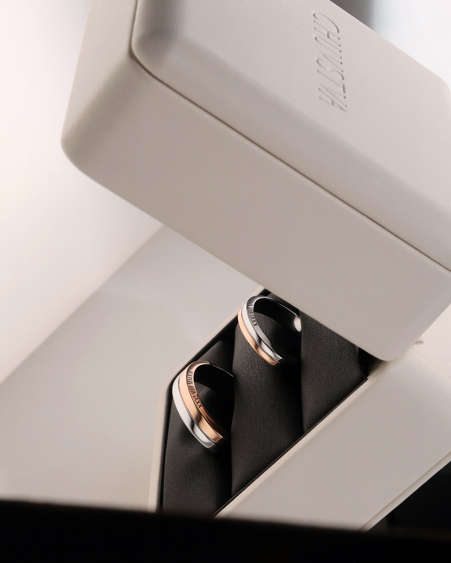 Фото: Обручальное кольцо CHUVSTVA 333