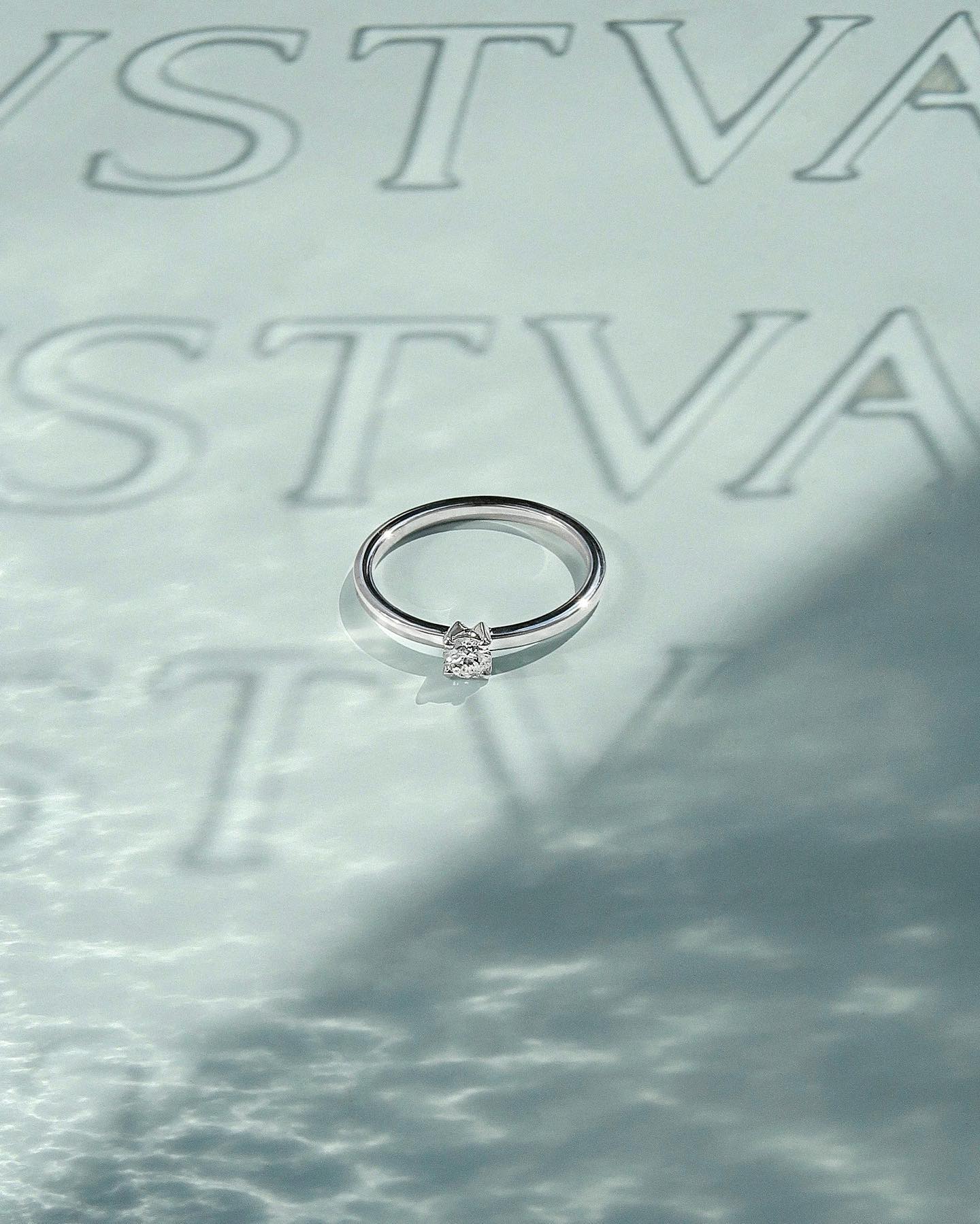 Фото: Помолвочное кольцо CHUVSTVA 3343