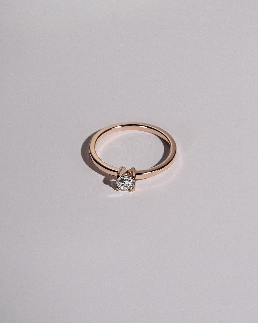 Фото: Помолвочное кольцо CHUVSTVA 3343