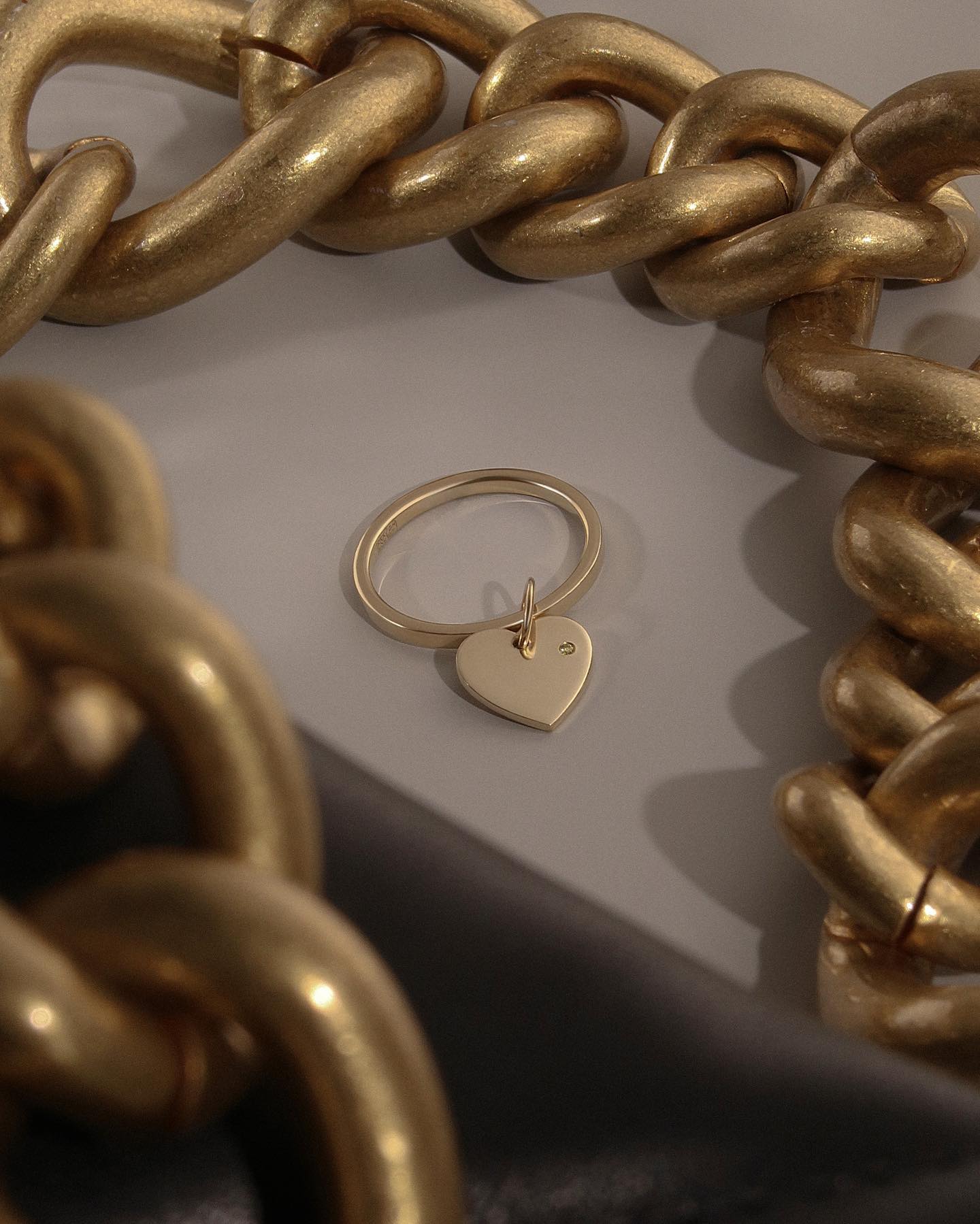 Фото: Кольцо сердце с гравировкой на выбор (NY-02)
