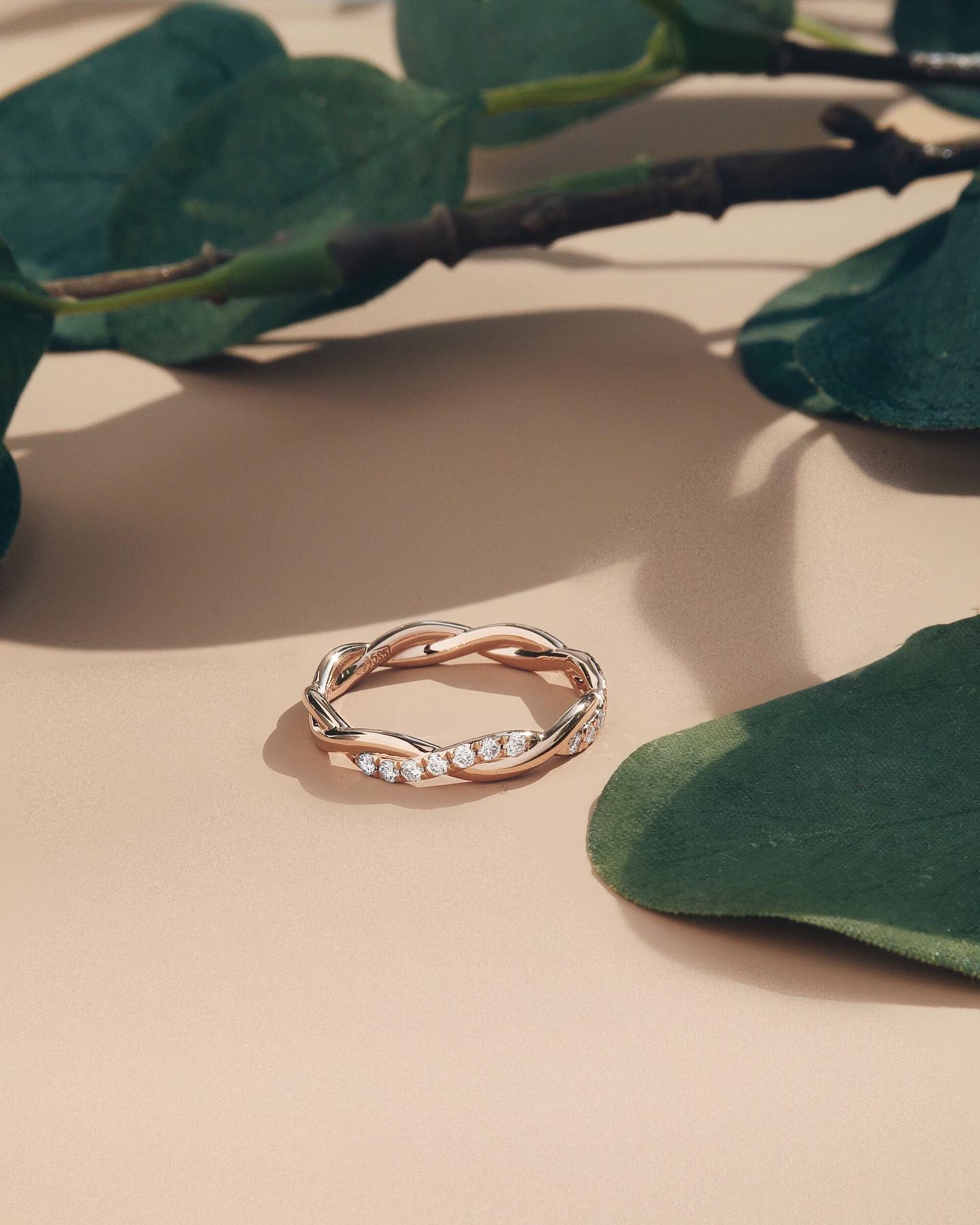 Фото: Обручальное кольцо CHUVSTVA 240