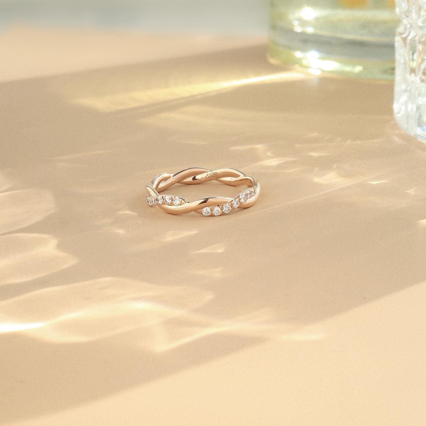 Фото: Обручальное кольцо CHUVSTVA 240