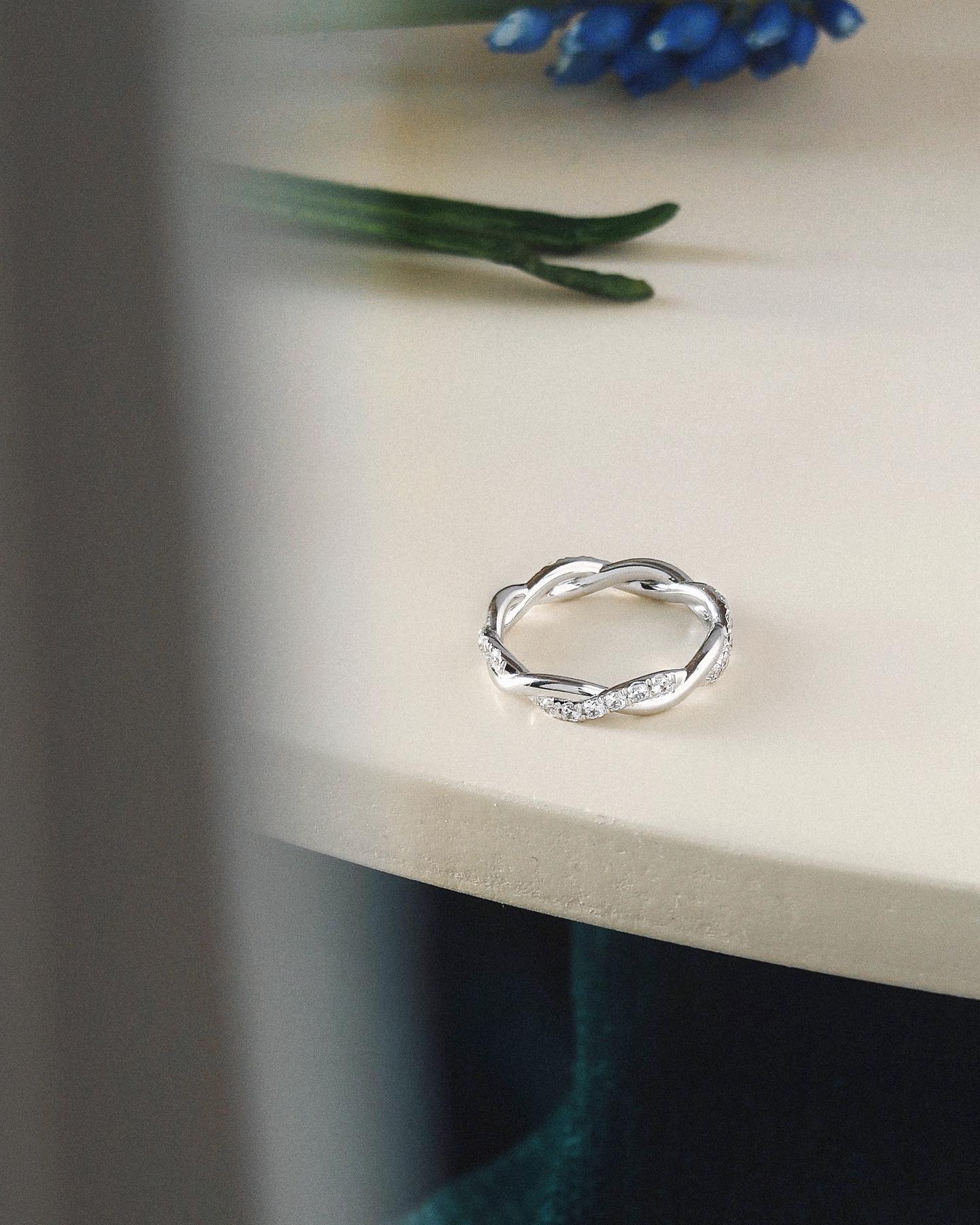 Фото: Обручальное кольцо CHUVSTVA 240